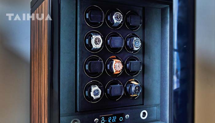 how do watch winders work