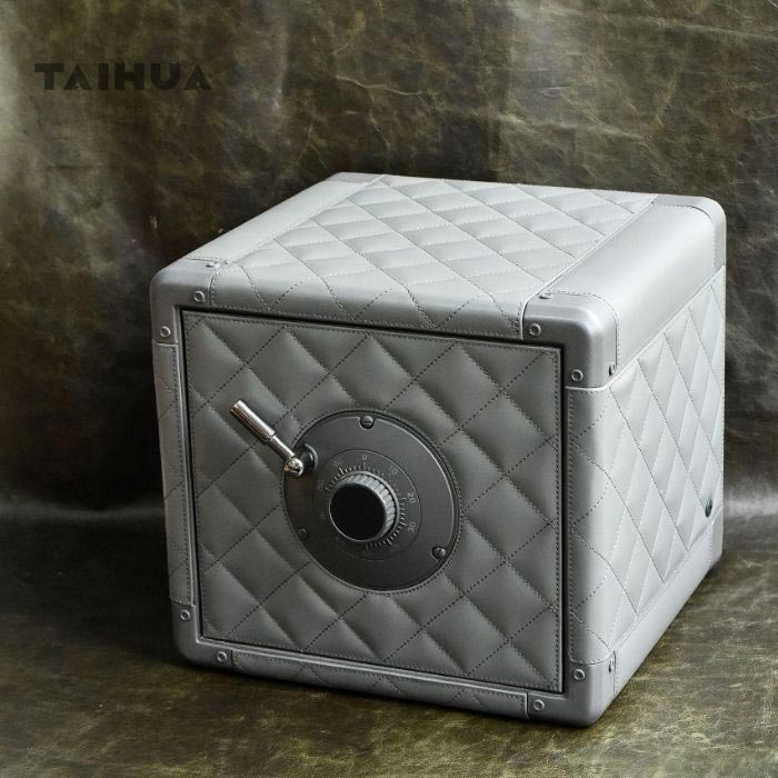 small automatic watch winder safe